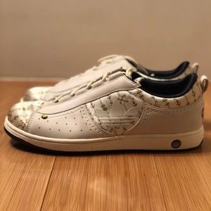 Adidas 3 stripe 👑Respect Me👑 edition size 8.5